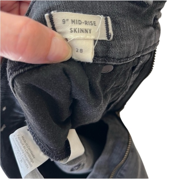 Madewell Women’s 9” Mid Rise Skinny Jeans In Black Size 27 Distressed, Bikercore - Picture 9 of 10